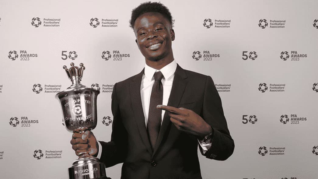 Arsenal Women celebrating a win